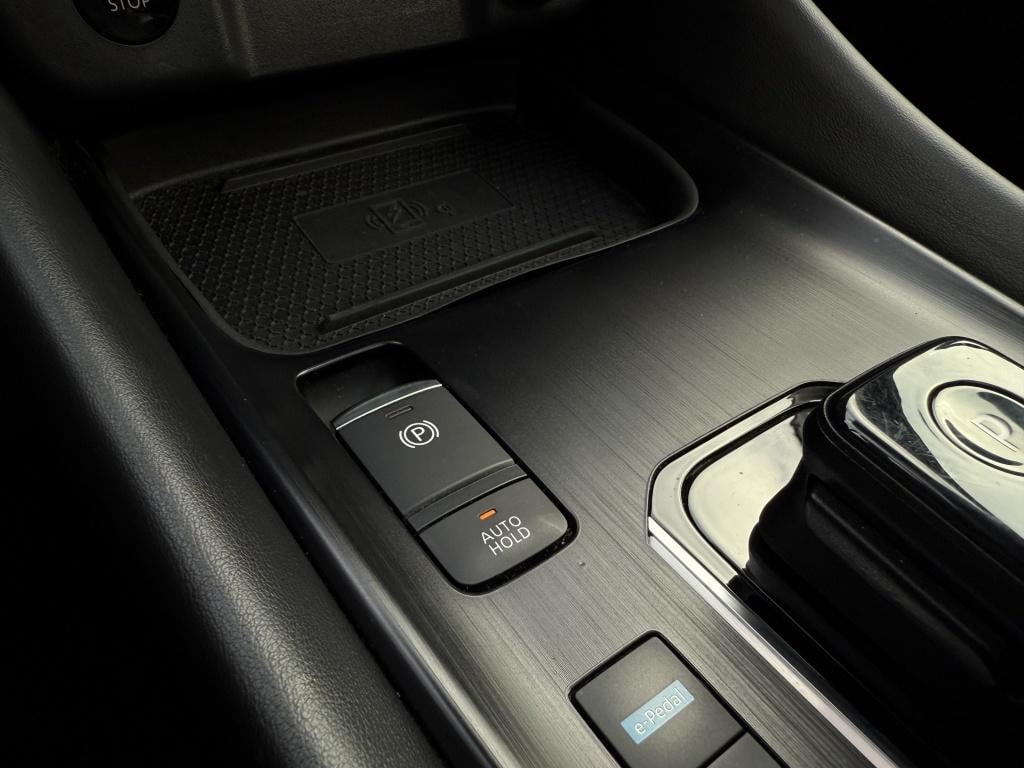 Nissan Qashqai 1.5 epower n-connecta // black editie //