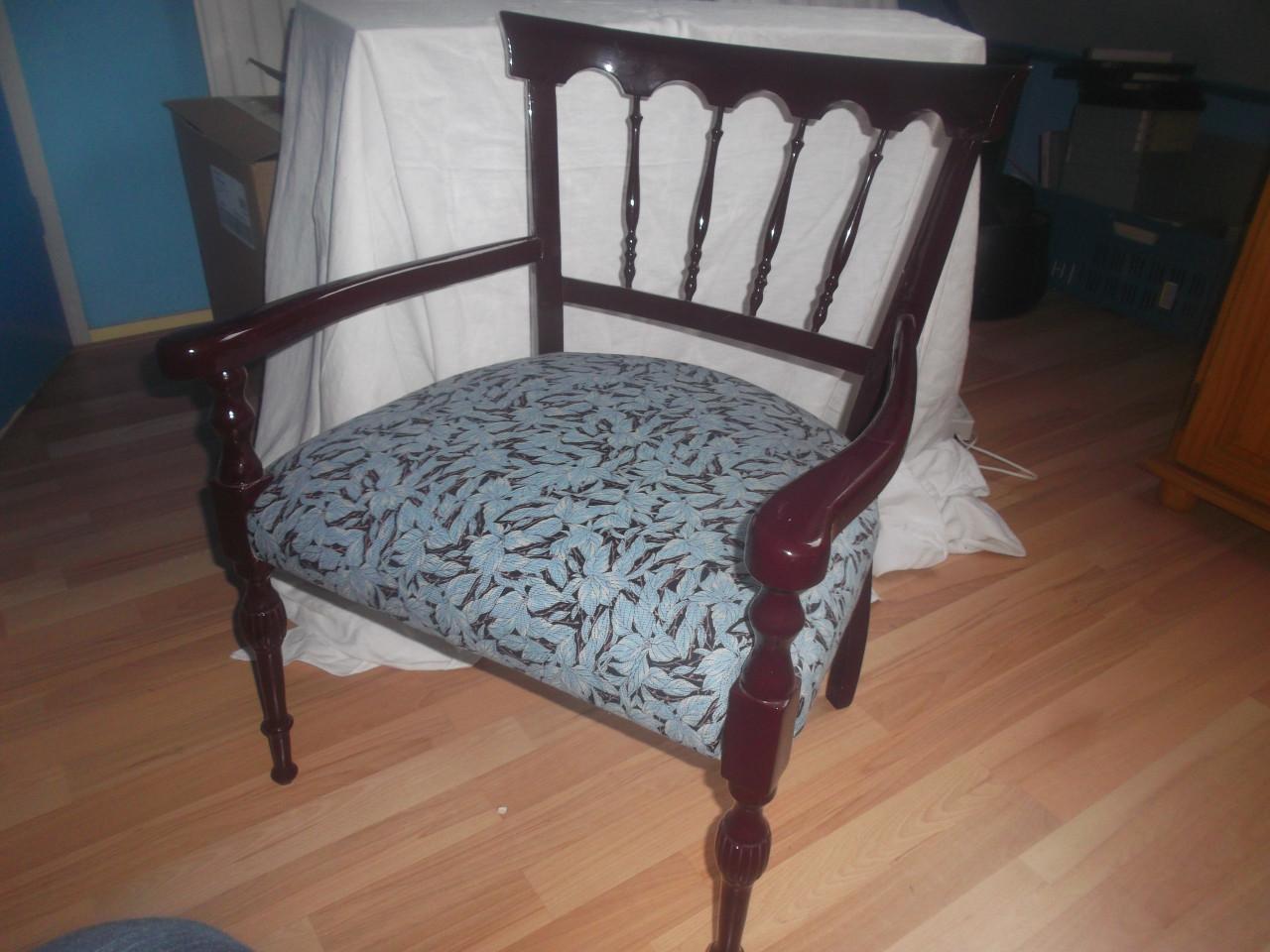 Antiek stoeltje uit 1900