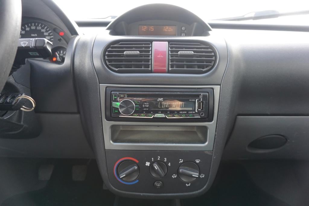 Opel Corsa 1.4-16v comfort elektr. ramen / trekhaak / apk t/m 18-03-2027