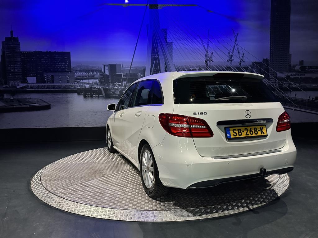 Mercedes-Benz B-Klasse 180 *nl-auto*camera*trekhaak*led*navi*