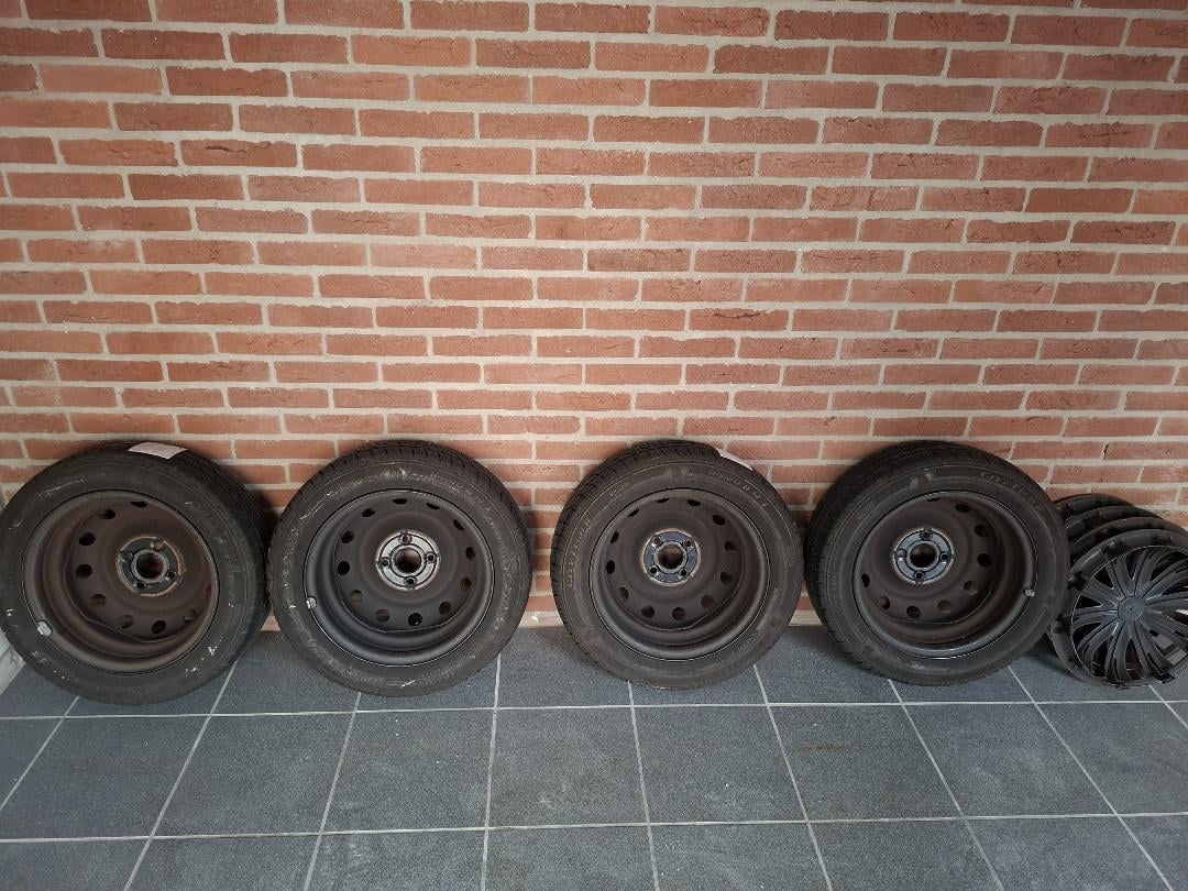 Complete set wielen / Complete wheel set (165/60 R14)