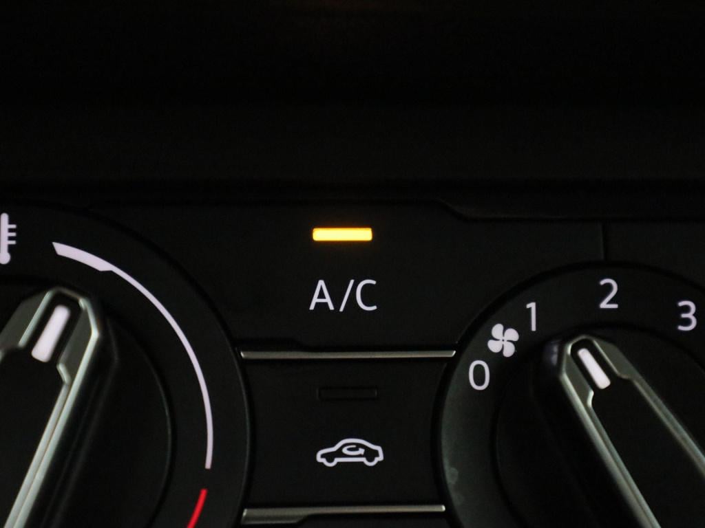 Volkswagen Polo 1.0 tsi life | automaat | navigatie | cruise control adapti
