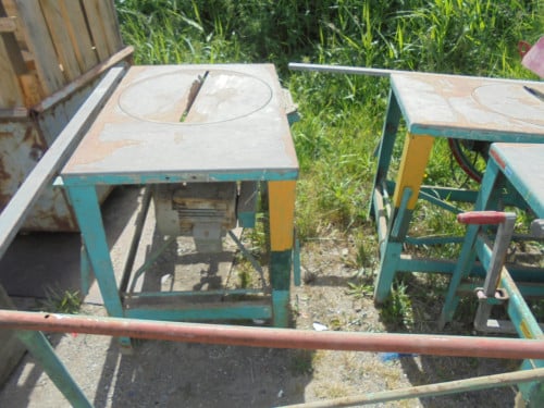 7 stuks professionelen zaagtafels , krachtstroom een koop € 525
