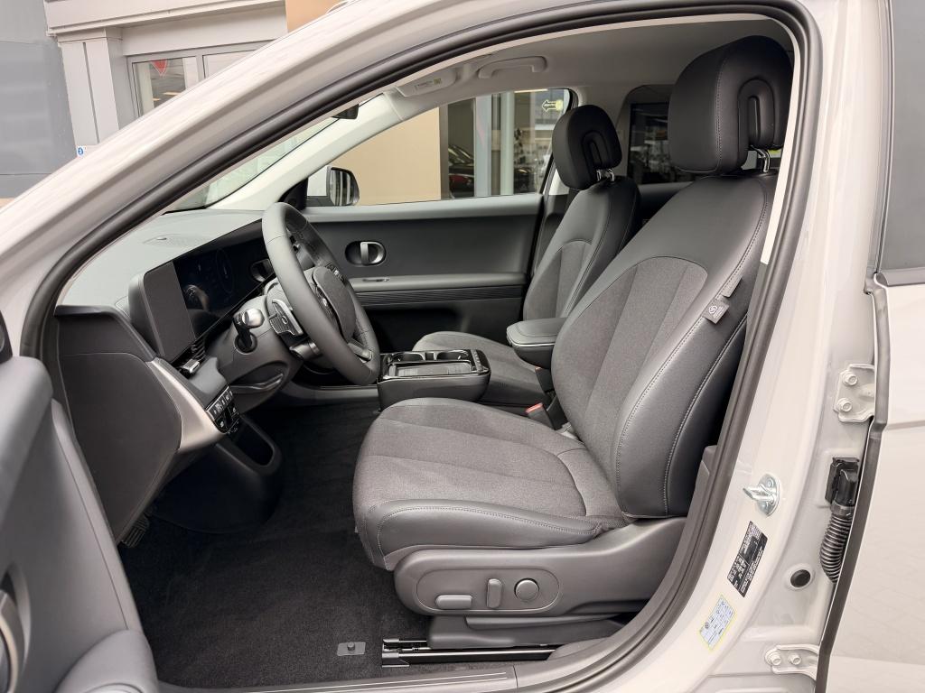 Hyundai Ioniq 5 long range pure edition 84 kwh | direct leverbaar | leder/s