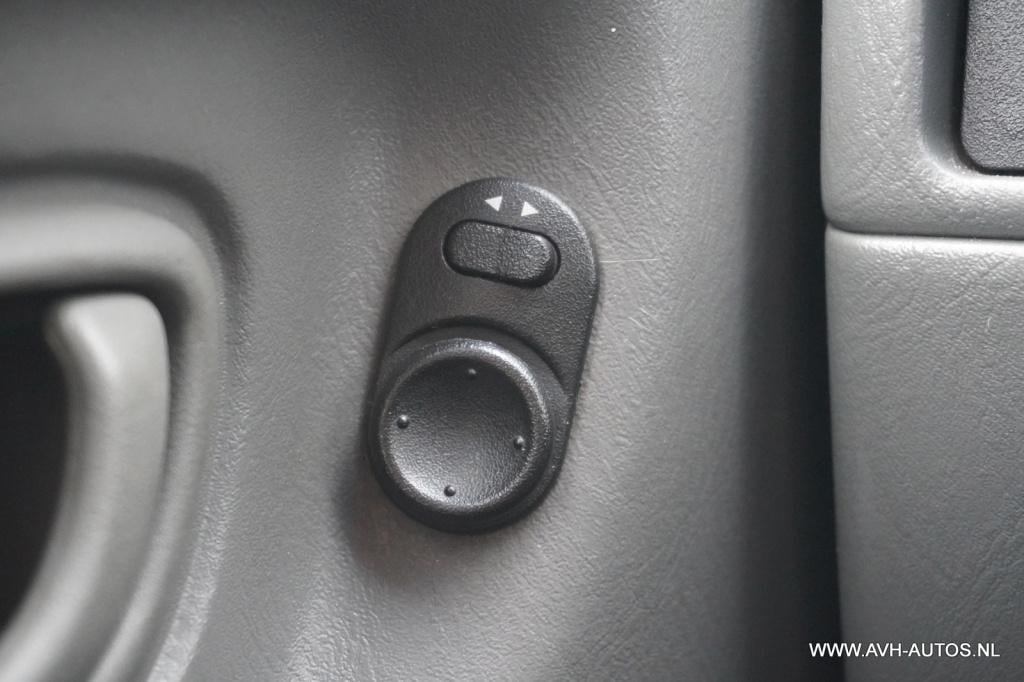 Opel Agila 1.2-16v comfort