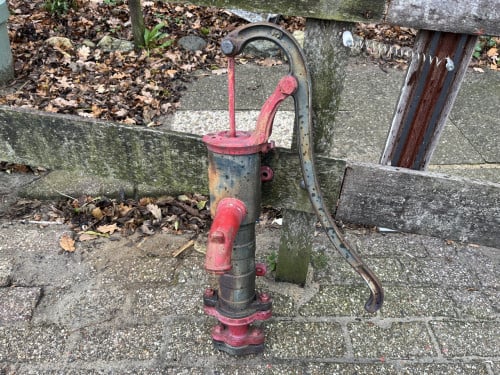 Waterpomp nr. 3 Gietijzer Antiek