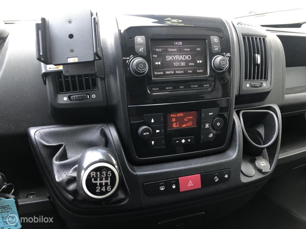 Peugeot Boxer bestel 330 2.2 bluehdi 140 l2h2 premium