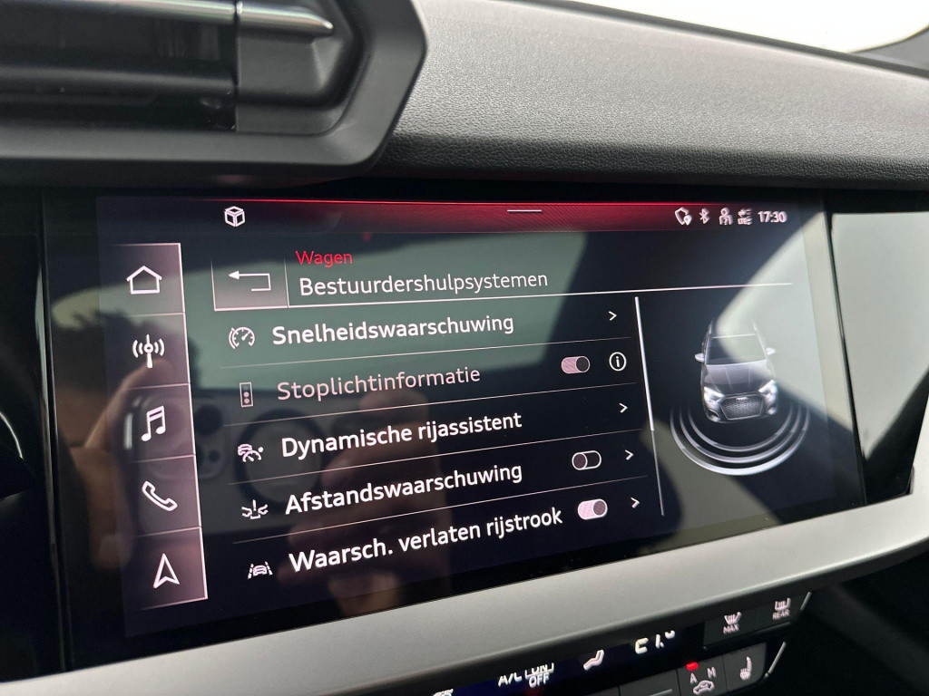 Audi A3 sportback 40 tfsi e s-line pano matrix camera acc lane