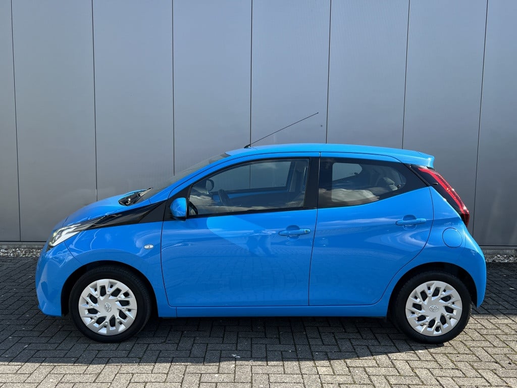 Toyota Aygo 1.0 vvt-i x-play ltd | dealeronderhouden | airco |