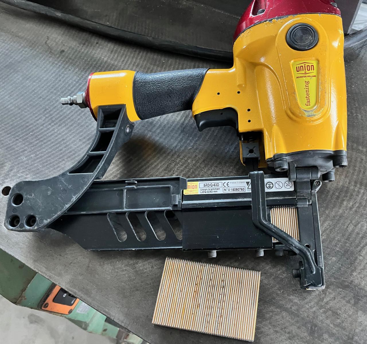 Pneumatiche tacker voor nieten en krammen