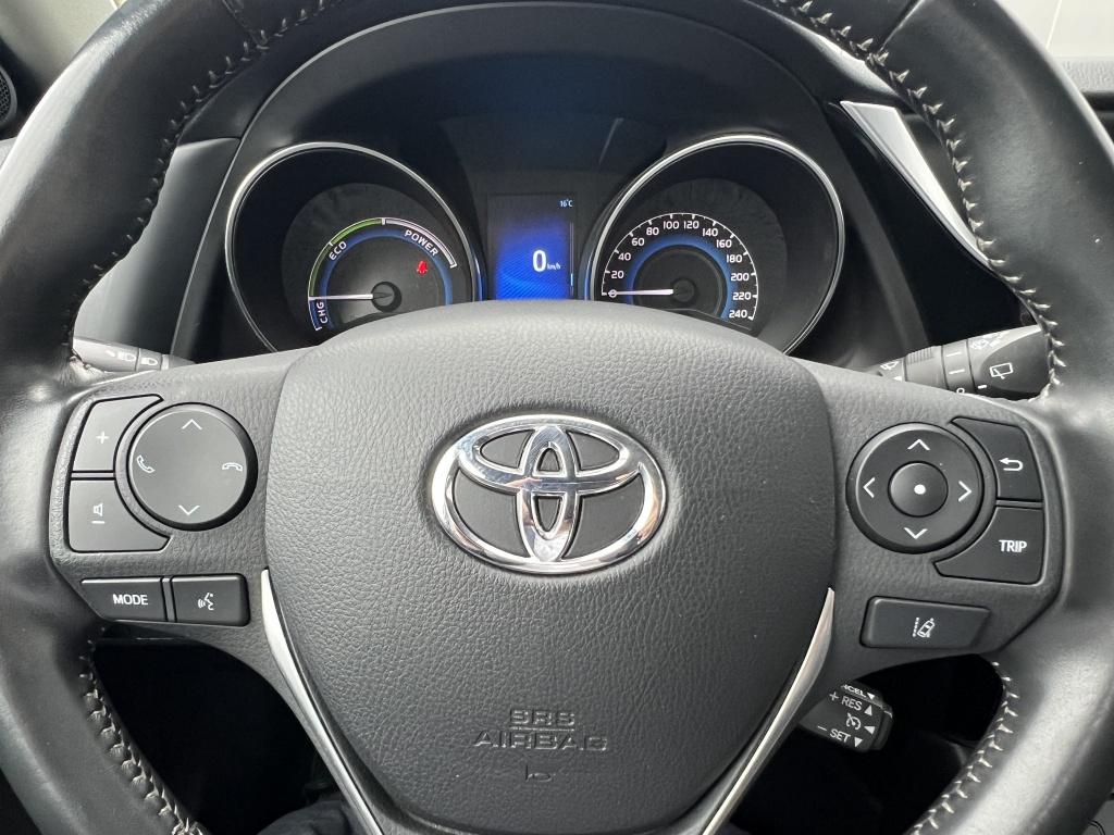 Toyota Auris 1.8 hybrid energy.