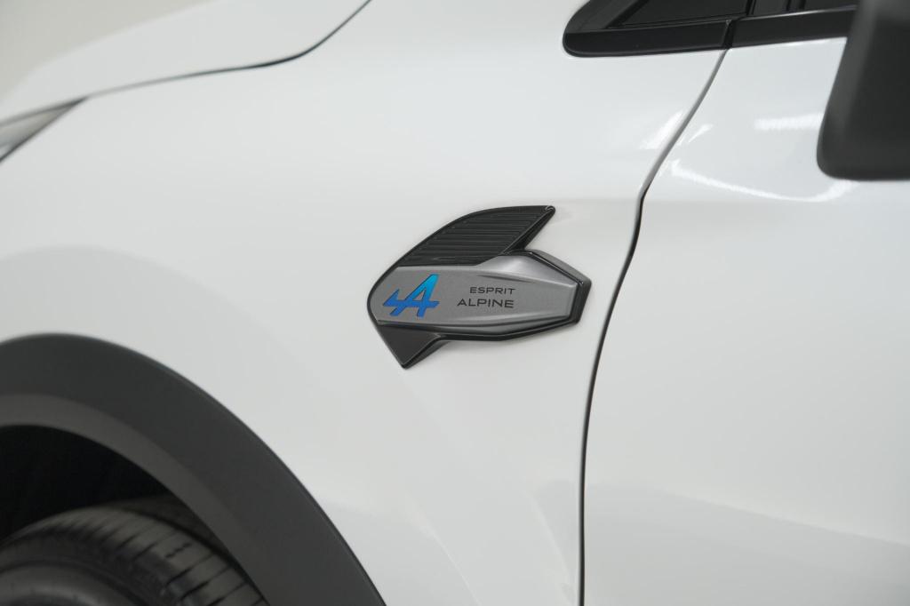 Renault Captur 1.8 e-tech full hybrid 160 esprit alpine | rondom camerazich
