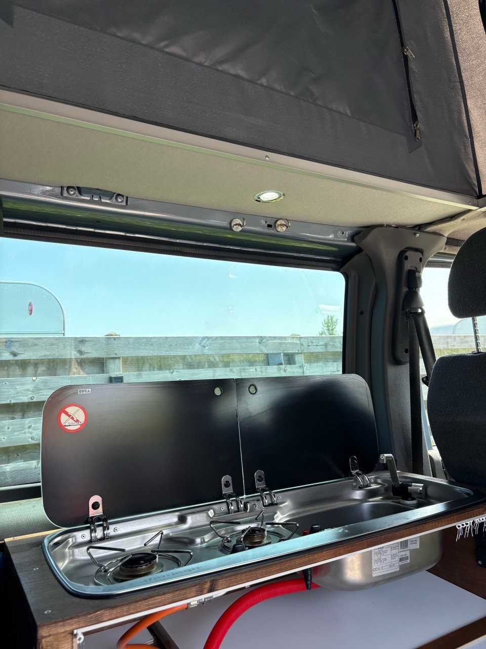 Ford Transit Camperbus 2003 – Airco, 2-3 pers, nieuw slaapdak