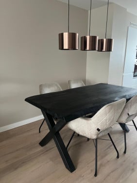 Eetkamertafel