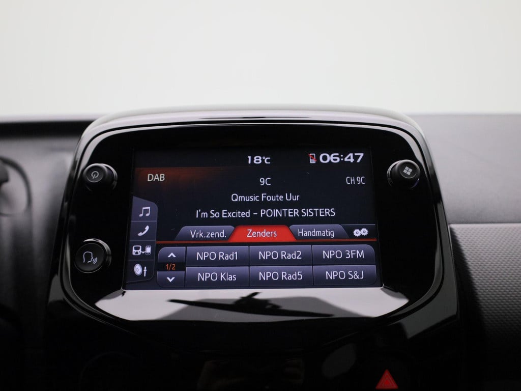 Peugeot 108 1.0 e-vti allure | lmv | climate control | dab | apple carplay 
