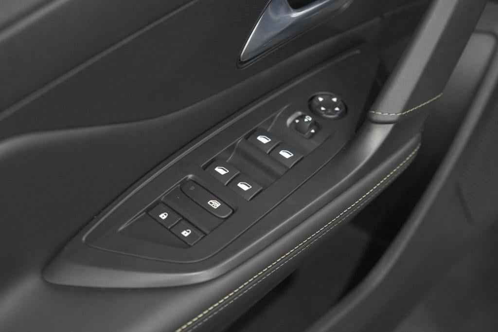 Peugeot 408 1.6 plug-in hybrid gt 180 e-eat8 | schuif-/kanteldak | alcantar