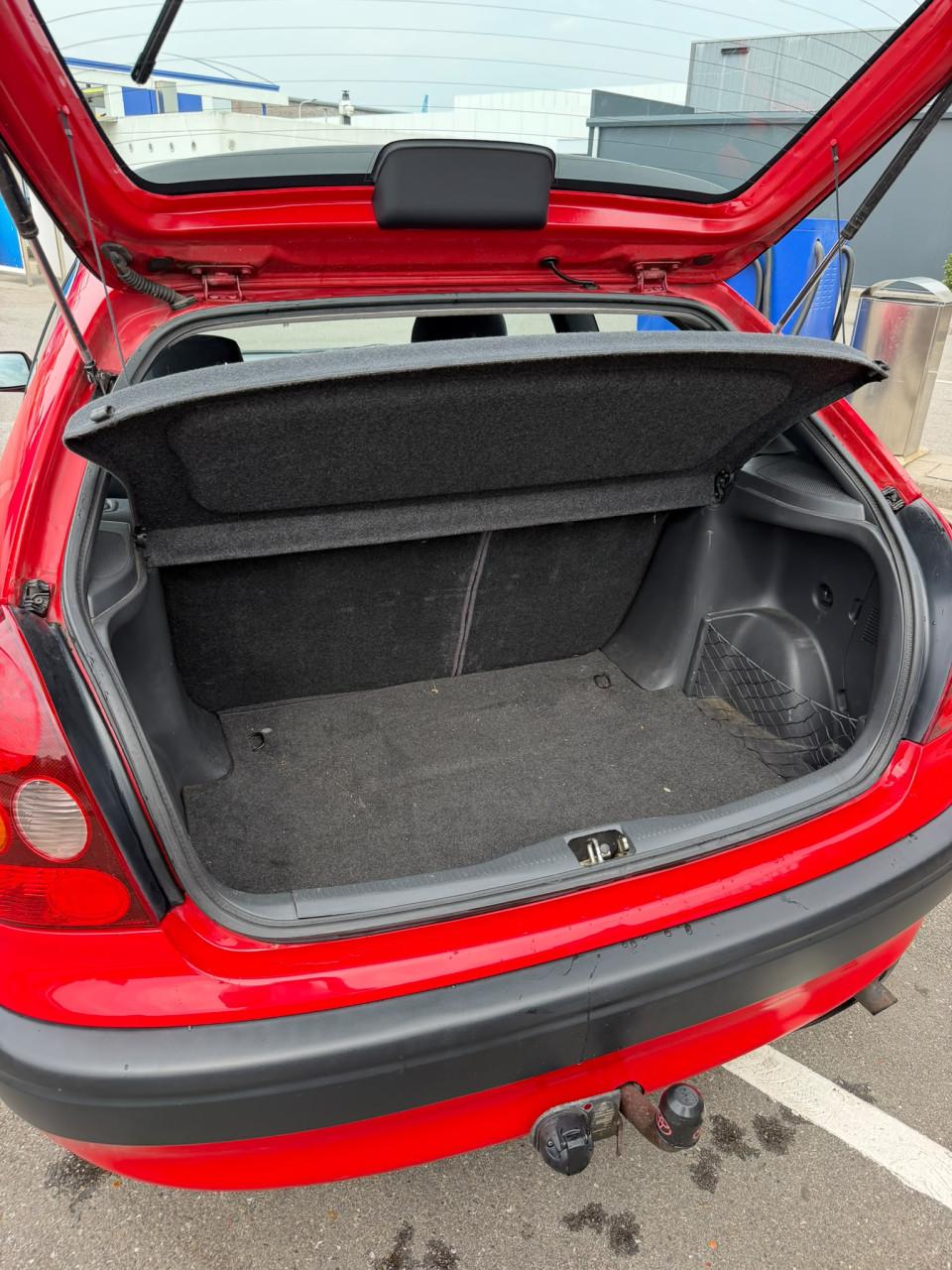 Toyota Corolla 1.4 Linea Terra 2000 rood