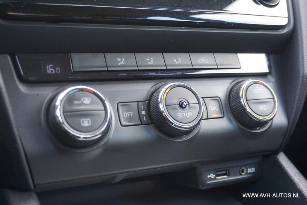 Skoda Octavia combi 1.4 tsi greentech ambition businessline dsg