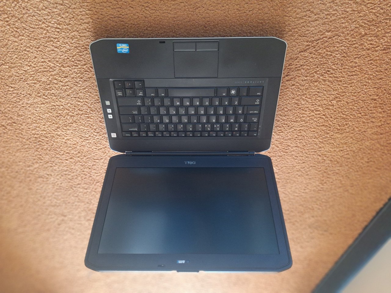 Te koop: Acer pc scherm en Dell laptop met dockingstation