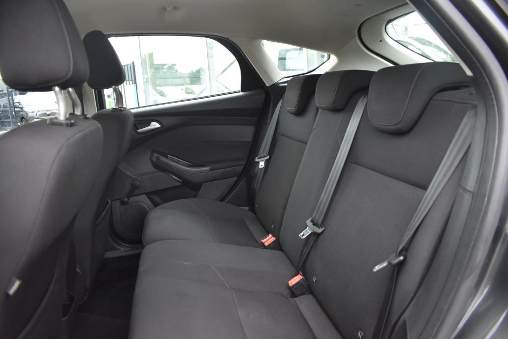 Ford Focus 1.0 trend | incl. nieuwe distrtibutieriem | trekhaak | airco | n