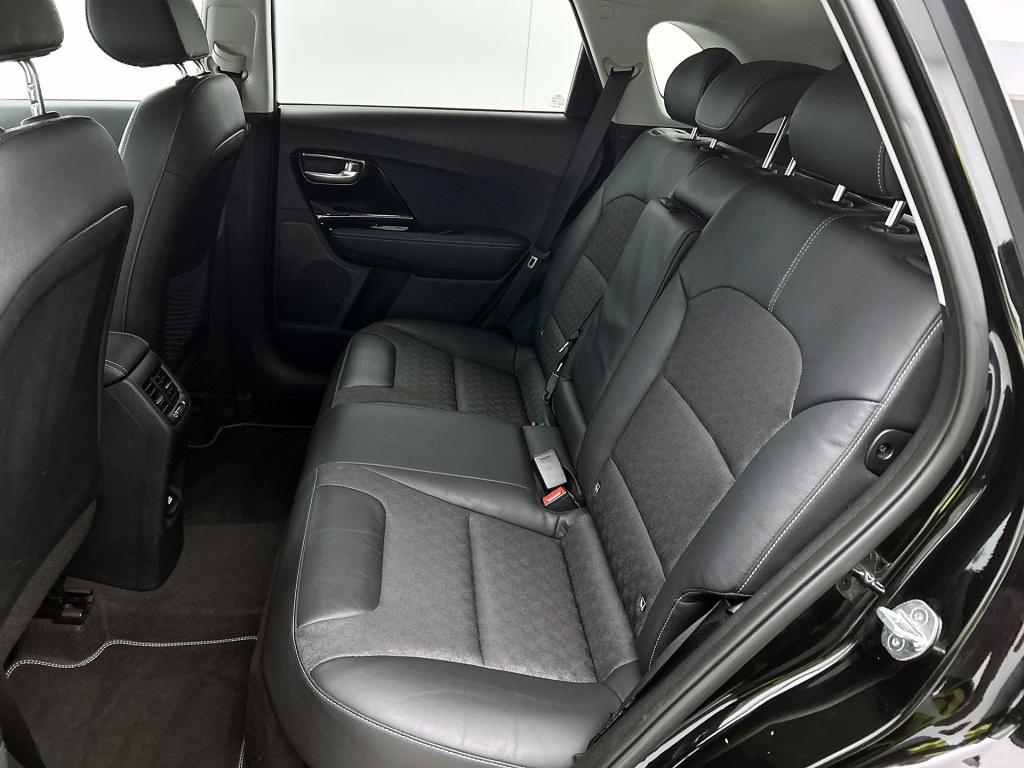 Kia Niro 1.6 gdi hybrid dynamicplusline 18 " velgen | stoel en stuurwielver