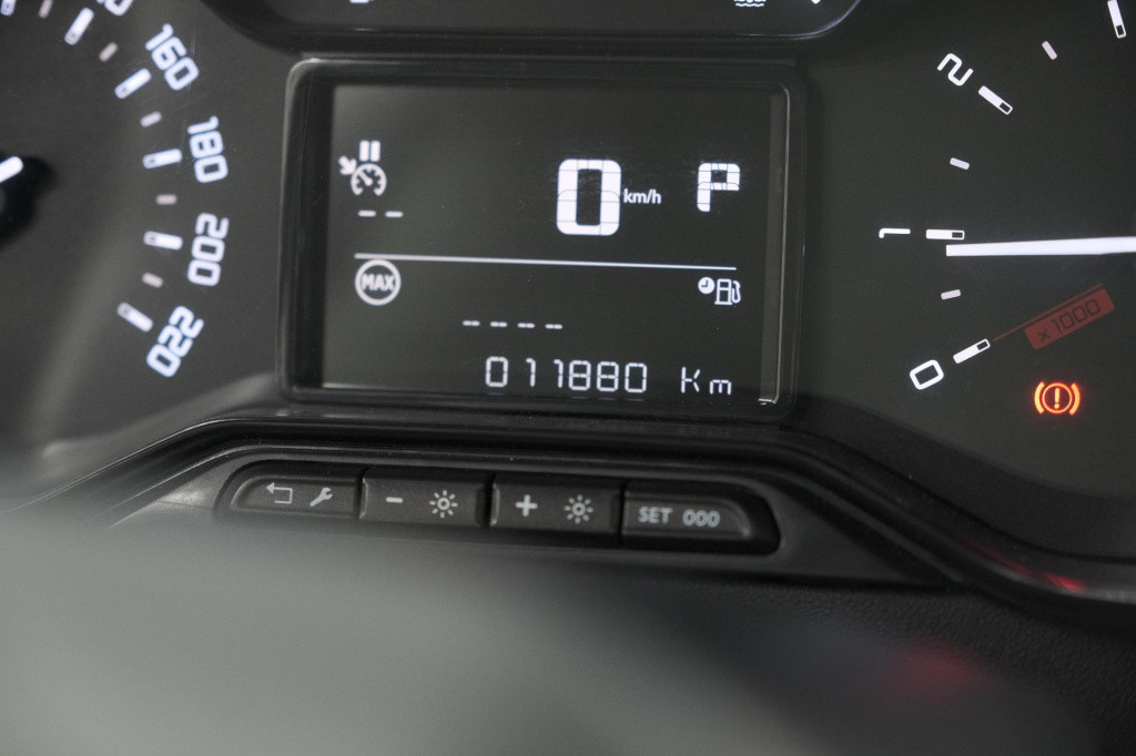 Citroen C3 puretech 110 eat6 max | apple carplay | parkeersensoren | 16 inc