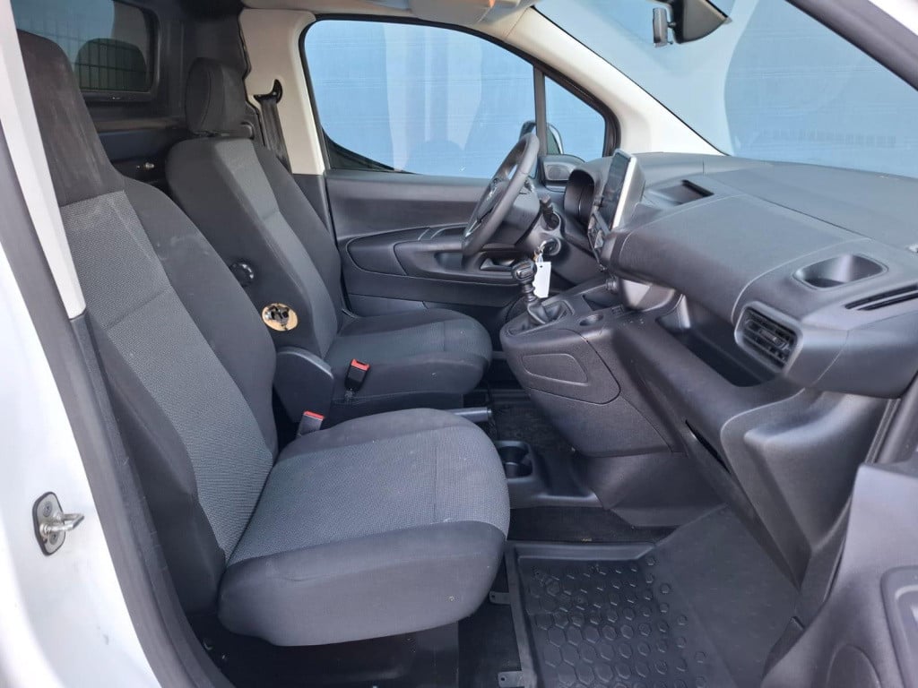 Opel Combo 1.5d l1h1 edition airco / cruise controle / navi / euro 6