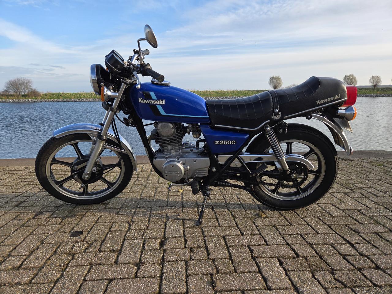 Kawasaki KZ250C inruiler/opknapper