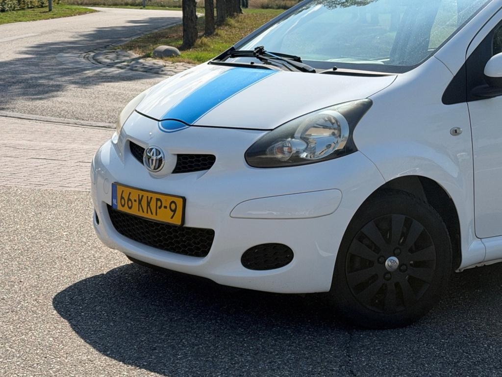 Toyota Aygo 1.0-12v xcite white l airco l incl. 1 jaar apk l nette staat
