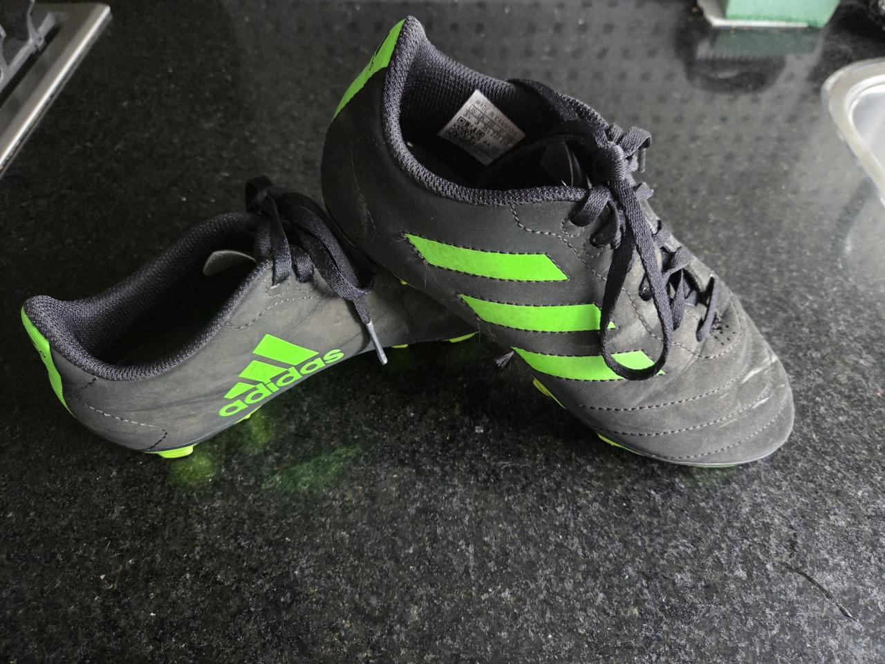 Voetbalschoenen (verschillende maten)