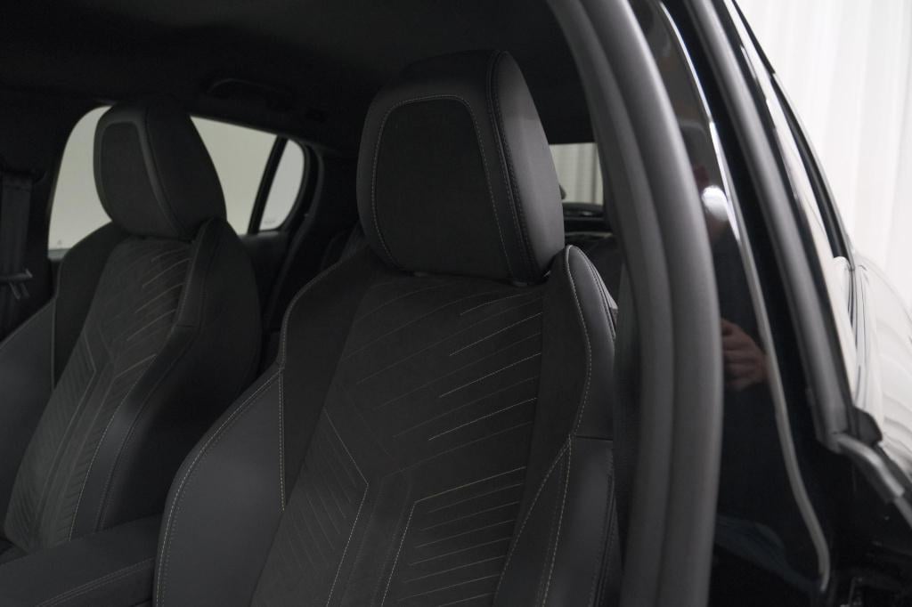Peugeot 208 1.2 hybrid 145 e-dcs6 gt | alcantara pakket | camera | apple ca