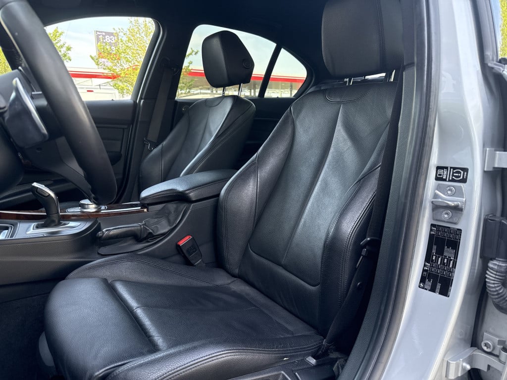 BMW 3-serie 320i high executive m sport | nl-auto | dealer ond. | m perform