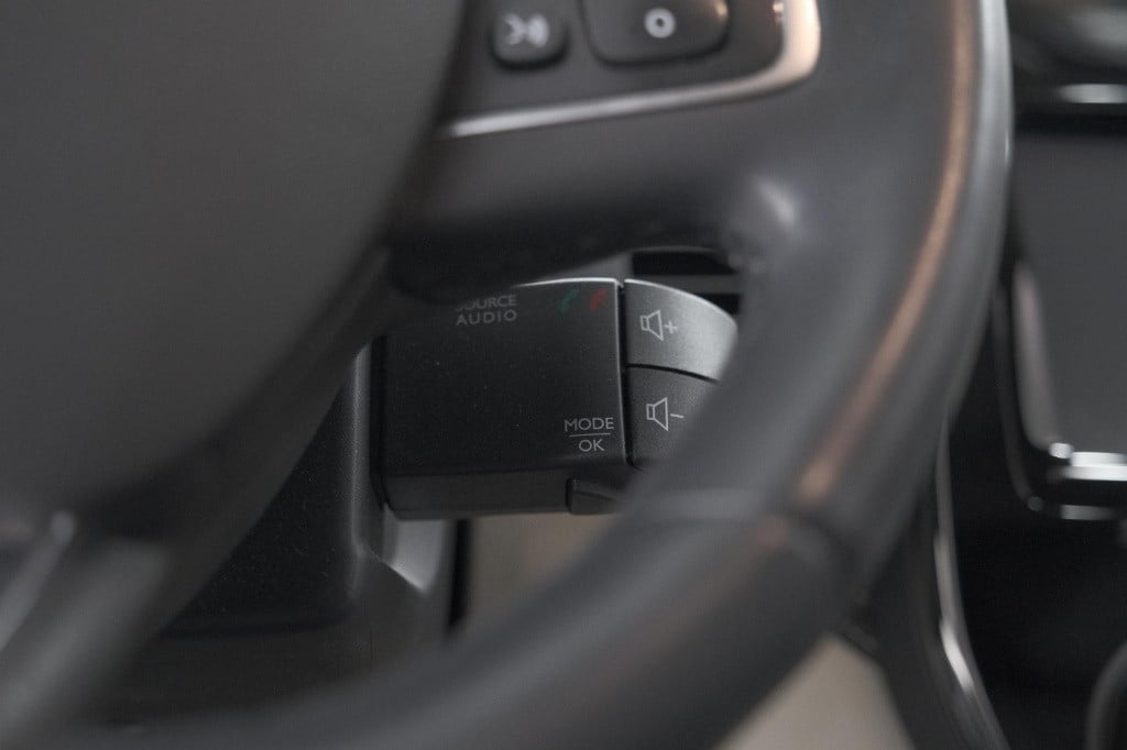 Renault Captur tce 150 edc initiale paris | trekhaak | camera | panoramadak