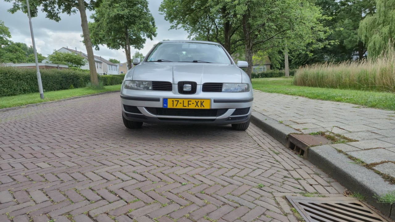 Seat Leon 1.6 uit 2002 – Airco, Bluetooth radio, Android auto