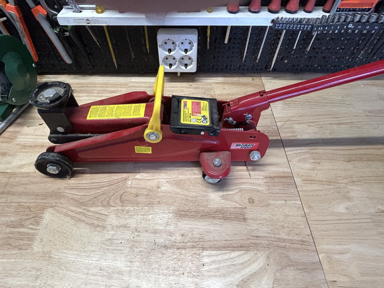 Auto krik hydraulisch