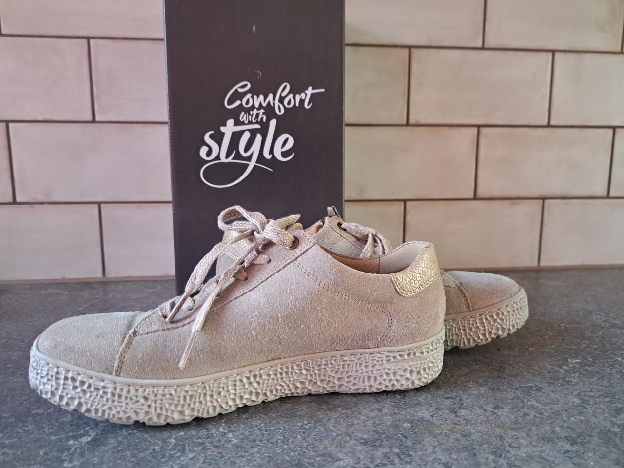 Hartjes 39 breedtemaat H Sneakers goede staat Beige