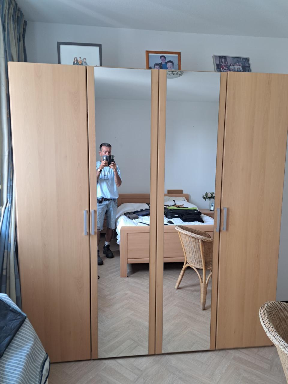 Bed 1m40 x 2.0m