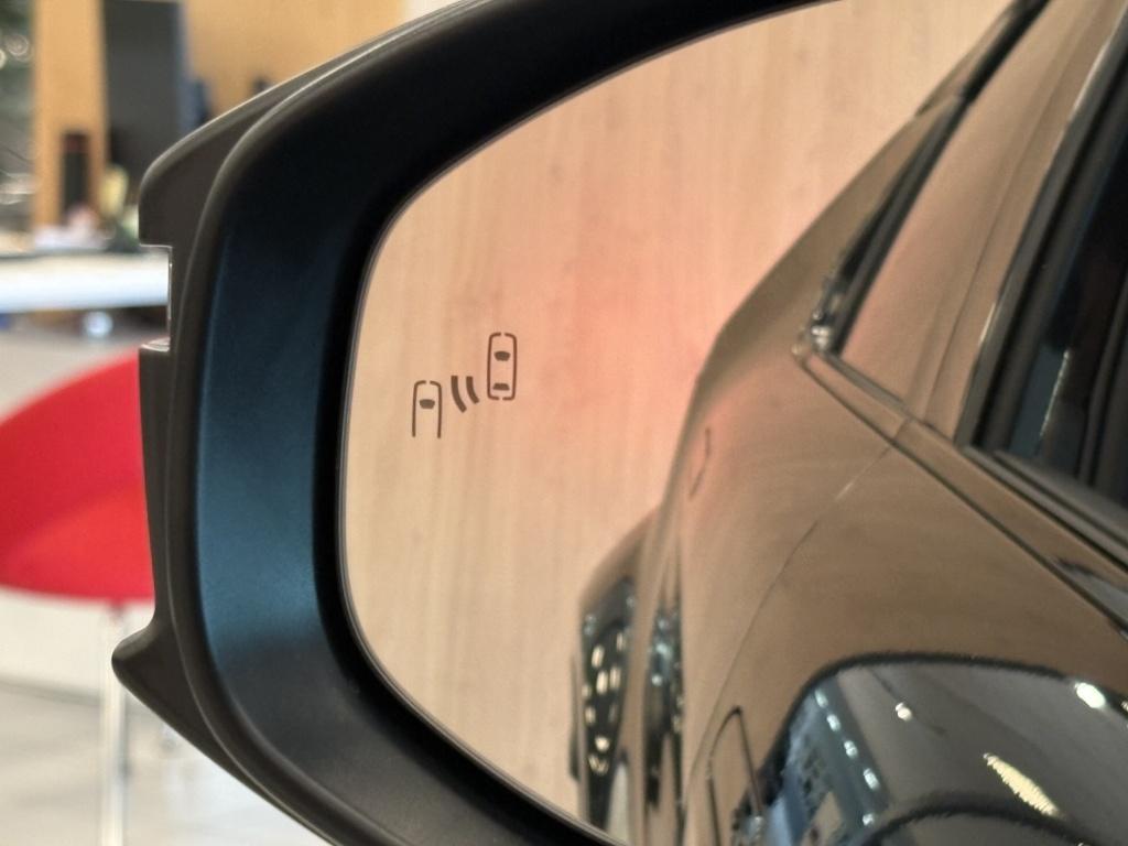 Toyota C-hr plug-in hybrid 220 black edition gr sport