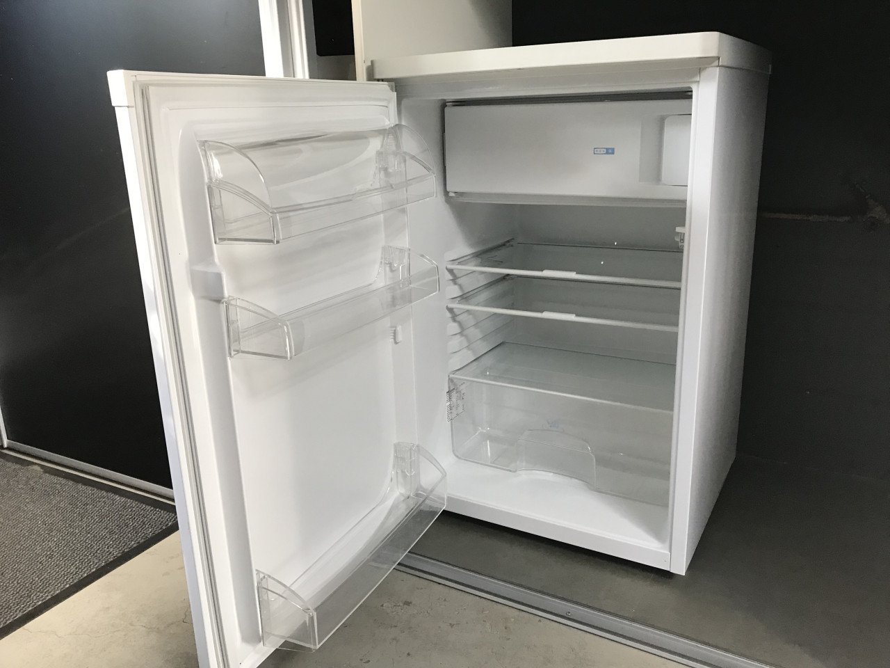 Te koop : koelkast met vriesvakje
