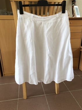 Te koop goede witte rok.