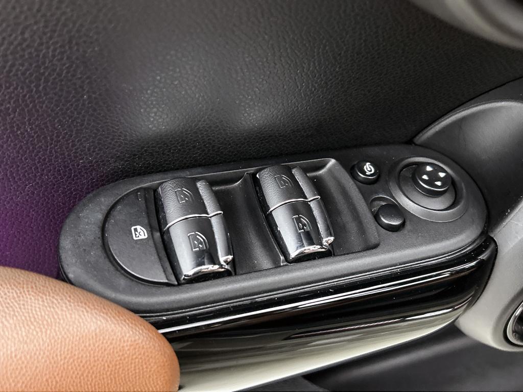 Mini Cooper mini 2.0 hammersmith | harman/kardon audio | schuidak | sfeerve