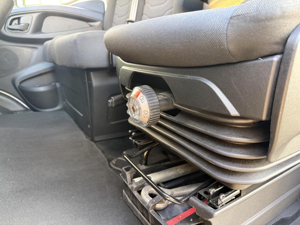 Iveco Daily 35c18h 3.0 410 bakwagen met laadklep | vol opties | trekhaak | 