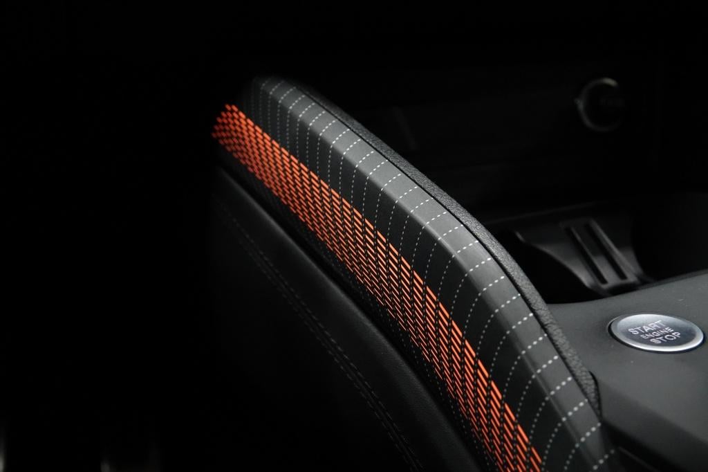 Audi Q2 1.5 tfsi | acc | pdc | carplay | s-line |