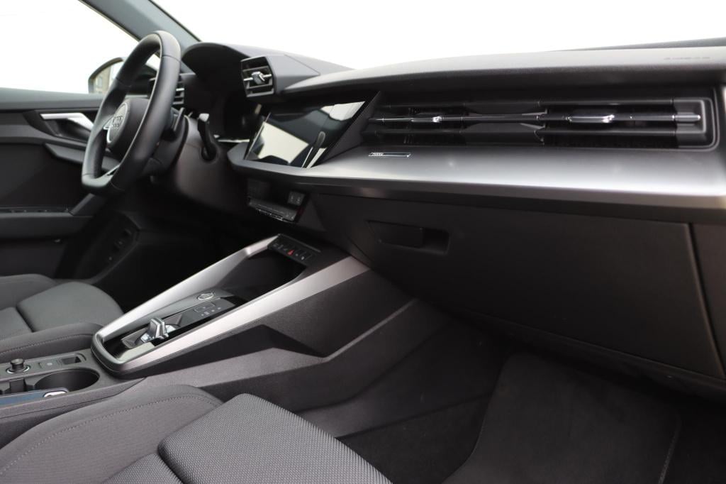 Audi A3 sportback 40 tfsi e s edition 204pk s-tronic l zwart optiek plus | 