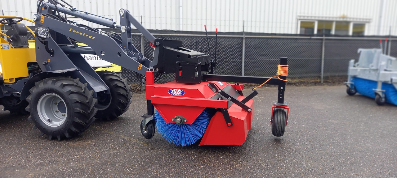 M sweep veegmachine voor aan de Shovel