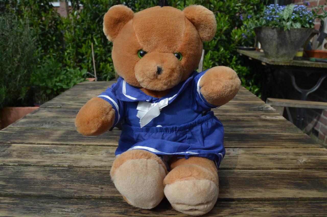 2 Bijenkorf beren Sabine en Bifi