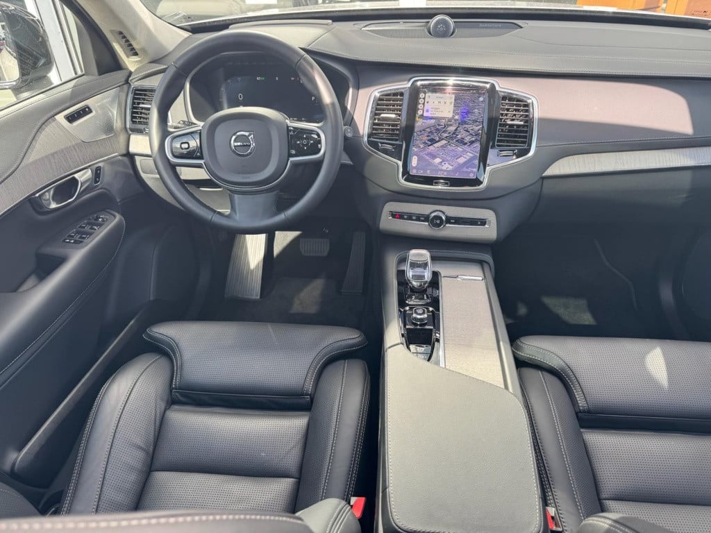 Volvo XC90 t8 455pk recharge ultra dark| full options!! b&w | luchtvering