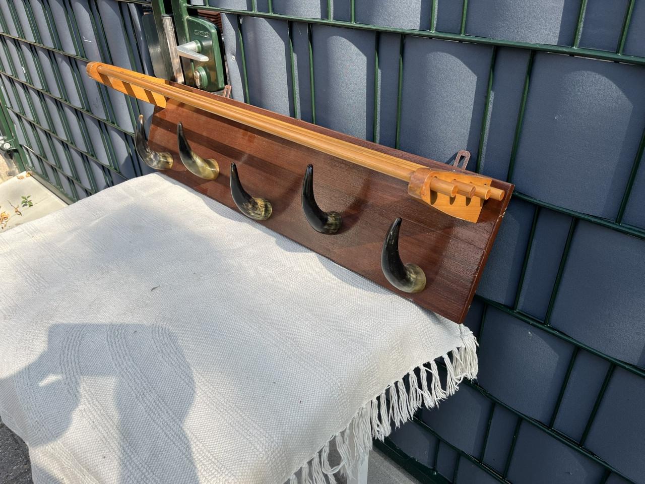 Vintage kapstok met echte hoorns