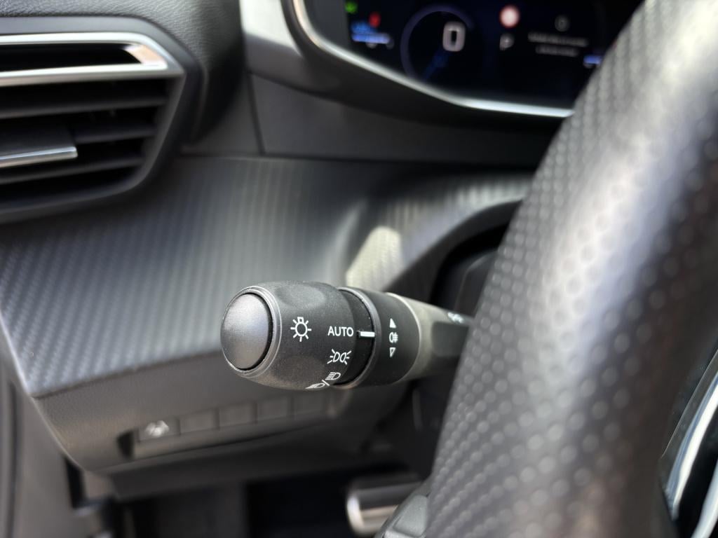 Peugeot 2008 automaat hybrid 145 pk gt