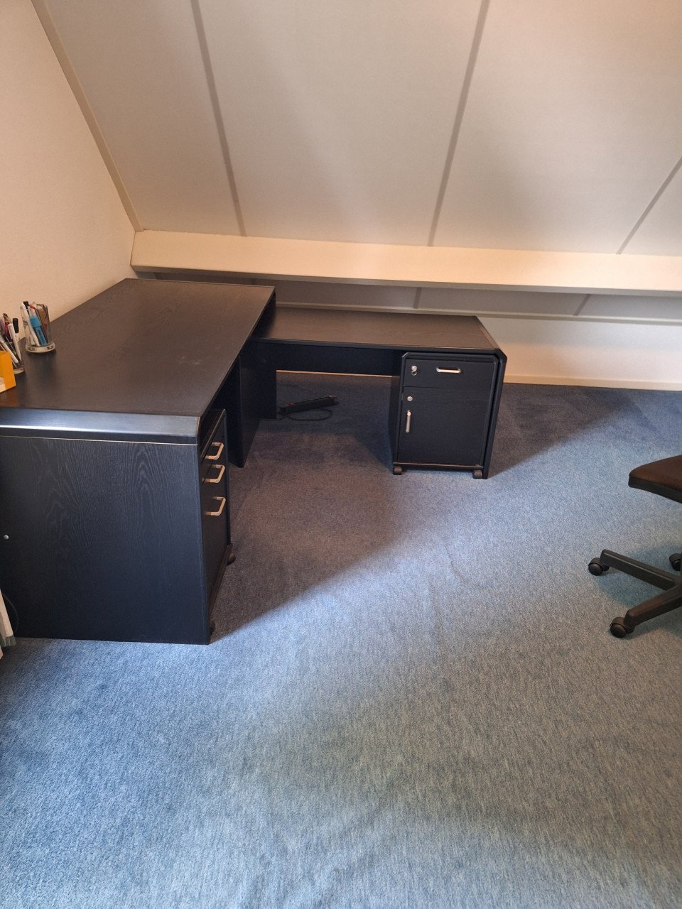Houten hoek tweedelig bureau